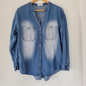 ZENANA Sz L Chambray Fade Fluid LS Top Button Up Hi-Lo Hem Western Cowgirl Rodeo